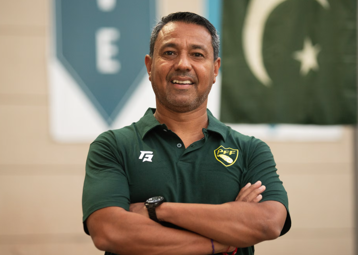 Pakistan Coach Nolberto Solano